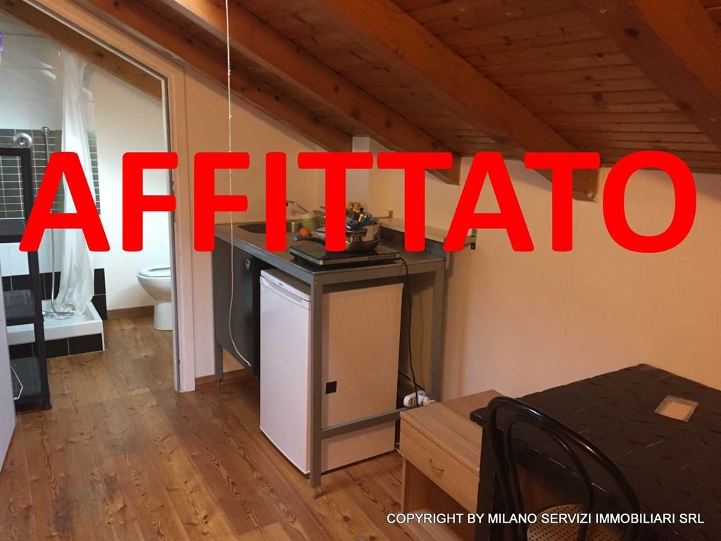 Lancetti, Via Maloia:  monolocale mansardato al piano primo. ristrutturato ed arredato, locabile da 6 a 18 mesi. € 600 mensili spese incluse, comprese utenze - Per informazioni e/ appuntamenti: Milano Servizi Immobiliari srl - Tel. 02.688.08.11 r.a.