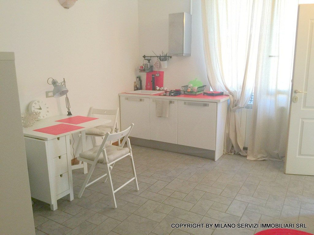 Lancetti, Via Maloia 8:  monolocale ristrutturato ed arredato.
