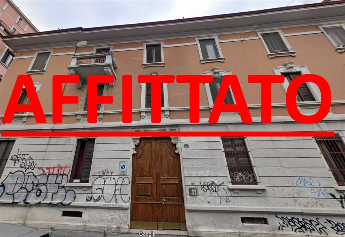 Zona Isola, trilocale arredato e corredato. Locabile solo per brevi periodi da 6 a 12 mesi.